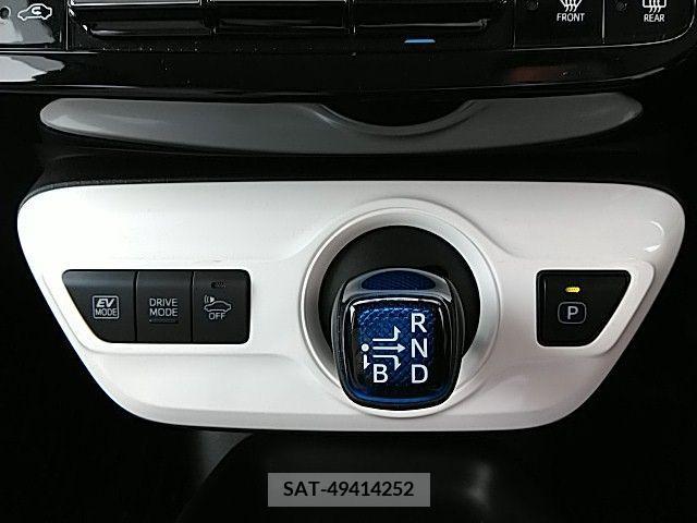 Toyota PRIUS 2015-12 281908-11
