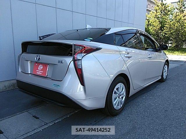 Toyota PRIUS 2015-12 281908-17