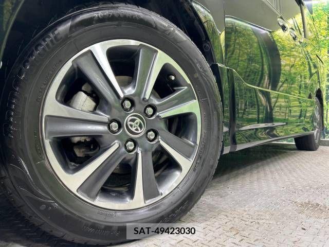 Toyota VOXY 2019-07 225186-14