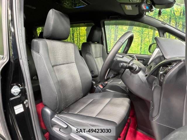 Toyota VOXY 2019-07 225186-8
