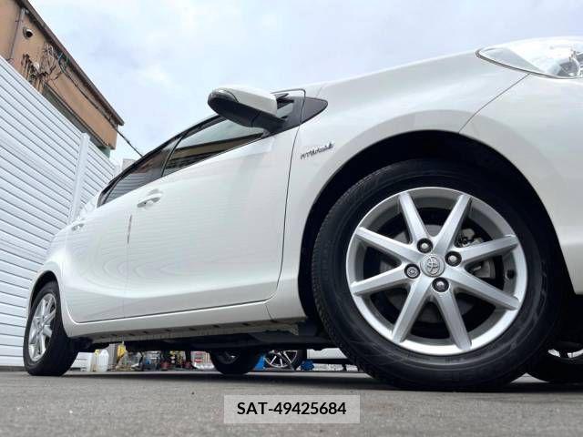 Toyota AQUA 2013-10 387092-15