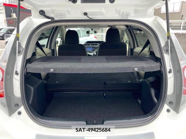 Toyota AQUA 2013-10 387092-13