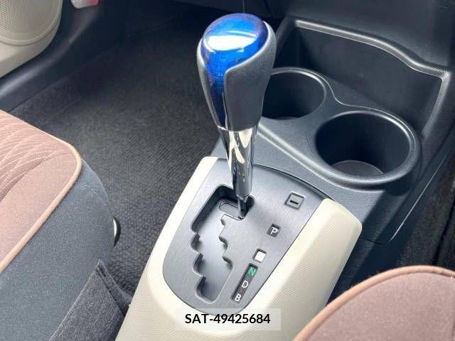 Toyota AQUA 2013-10 387092-9