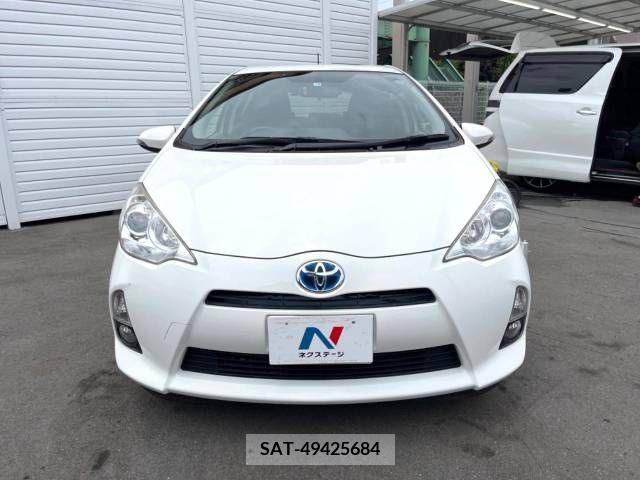 Toyota AQUA 2013-10 387092-16
