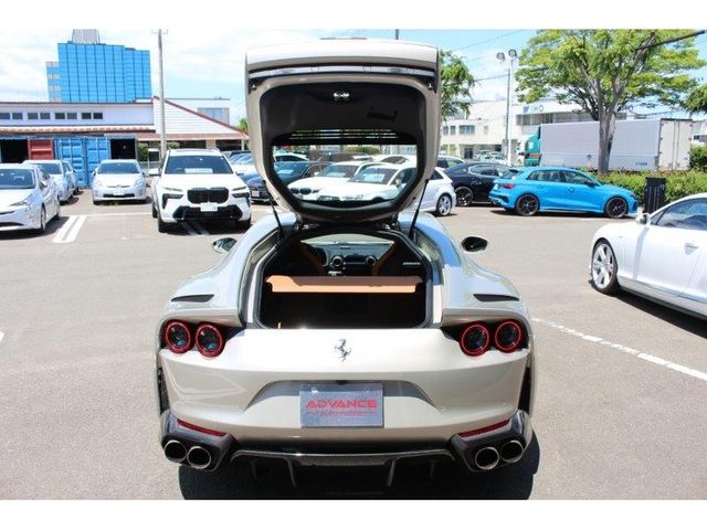 Ferrari 812 2020-05 4709-6