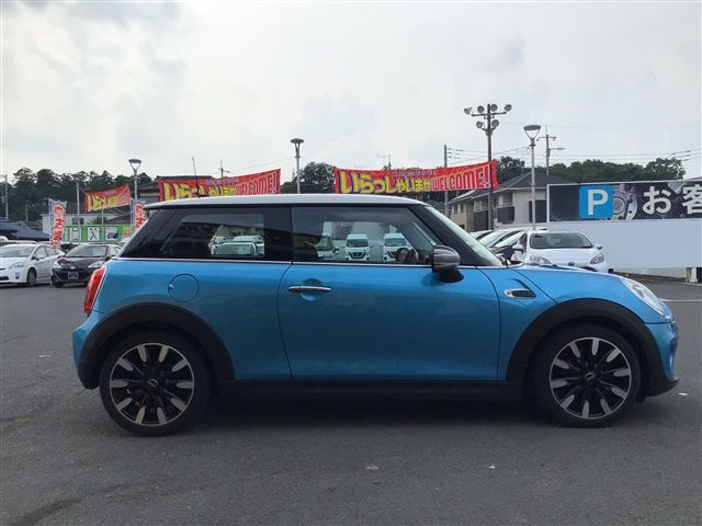 Bmw MINI 2017-06 8250-7