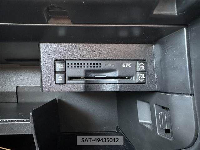 Lexus HS 2011-10 387772-5