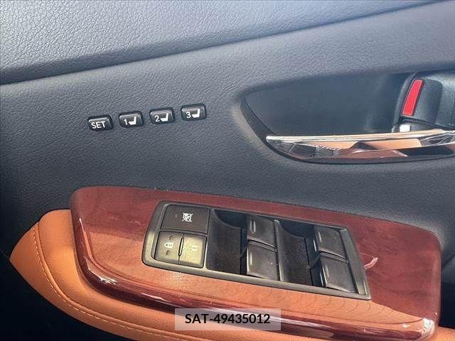Lexus HS 2011-10 387772-28