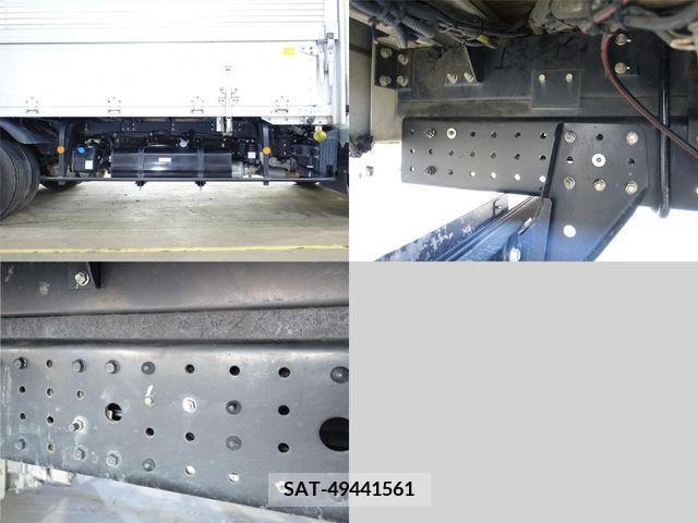 Mitsubishi CANTER 2017-04 200377-12