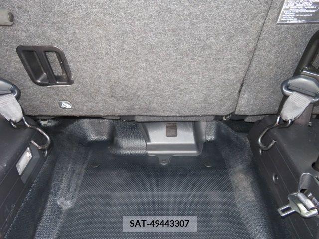 Toyota RACTIS 2014-10 283634-9