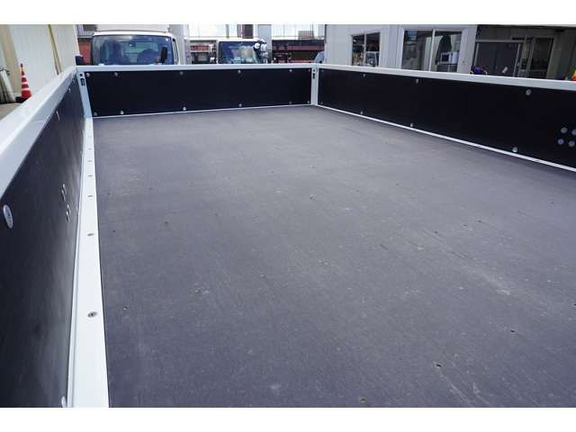 Mitsubishi CANTER 2023-02 23345-17