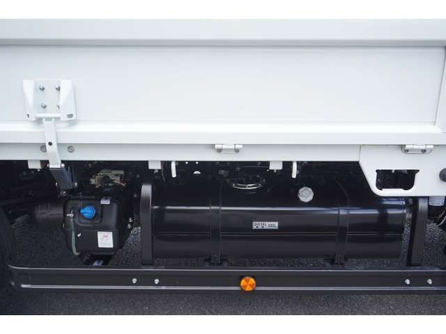 Mitsubishi CANTER 2023-02 23345-16