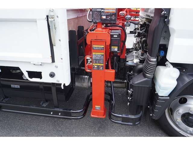 Mitsubishi CANTER 2023-02 23345-18
