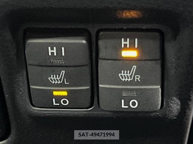 Toyota VOXY HYBRID 2017-10 382300-7