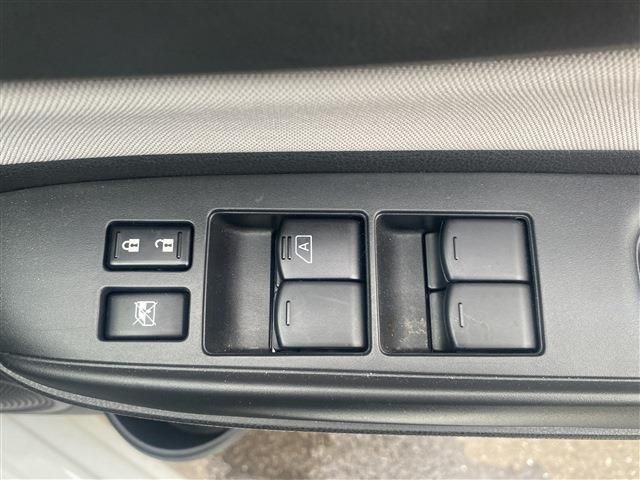 Nissan NOTE 2017-04 10433-22