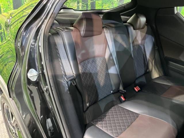 Toyota C-HR 2017-12 18633-9