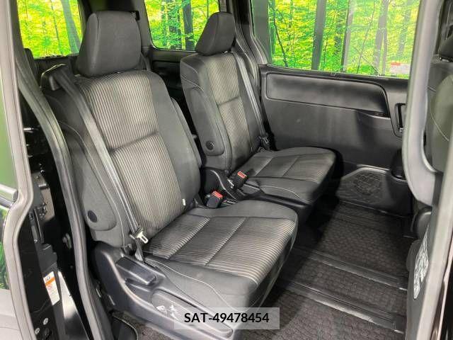 Toyota NOAH 2017-10 246335-9