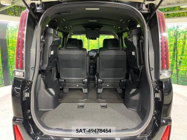 Toyota NOAH 2017-10 246335-11