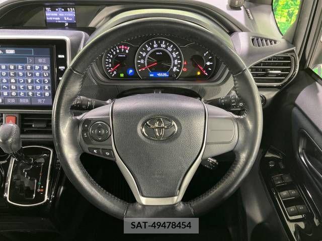 Toyota NOAH 2017-10 246335-12