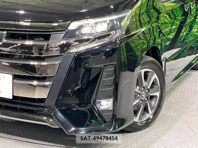 Toyota NOAH 2017-10 246335-13