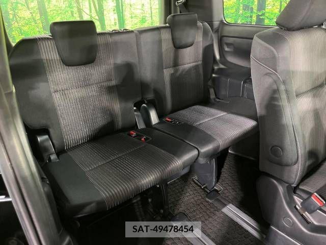 Toyota NOAH 2017-10 246335-10