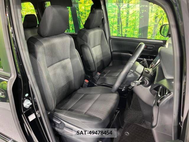 Toyota NOAH 2017-10 246335-8
