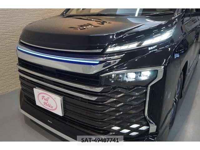 Toyota VOXY HYBRID 2023-09 322933-9