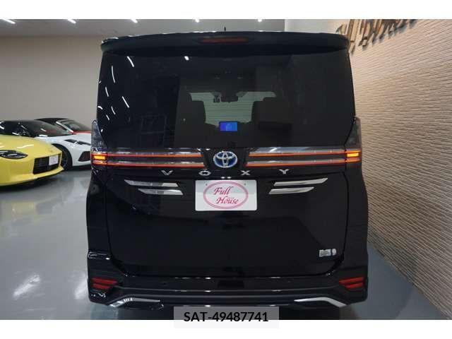 Toyota VOXY HYBRID 2023-09 322933-10