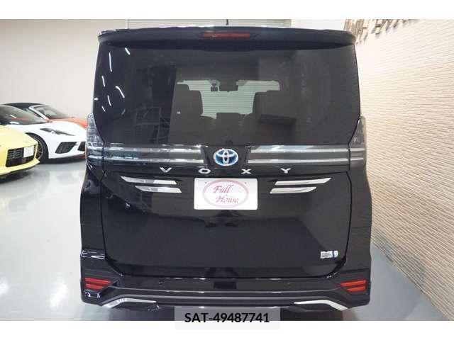 Toyota VOXY HYBRID 2023-09 322933-6