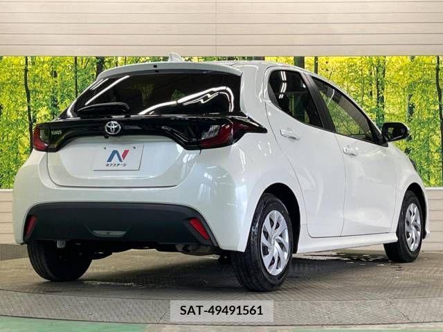 Toyota YARIS 2022-04 290814-17