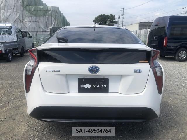 Toyota PRIUS 2017-05 393346-4