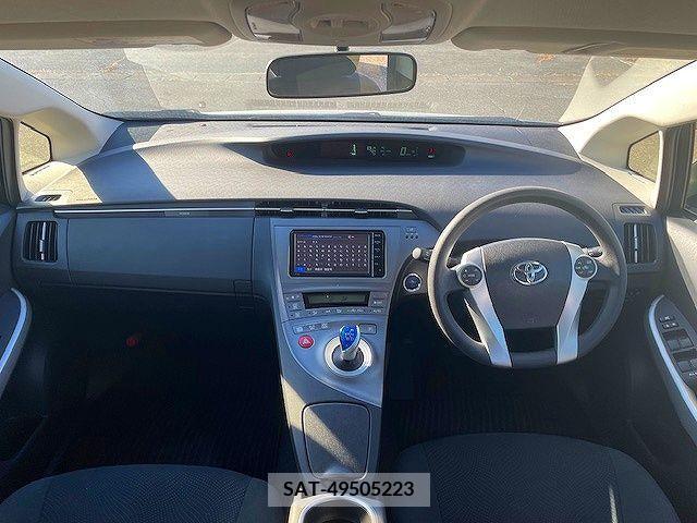 Toyota PRIUS 2015-04 206727-1