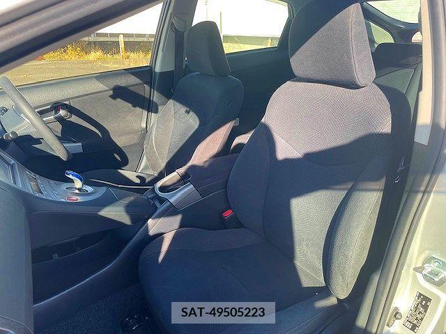 Toyota PRIUS 2015-04 206727-3