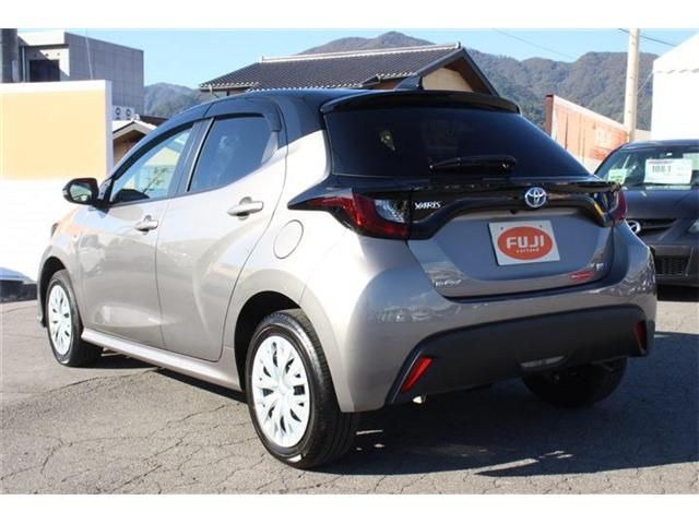 Toyota YARIS 2023-03 14033-1