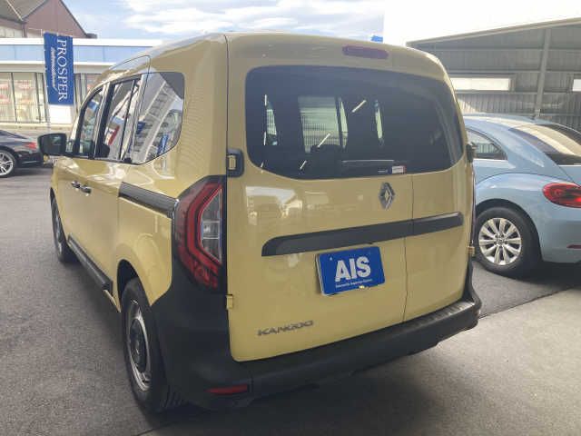 Renault KANGOO 2023-02 20833-6