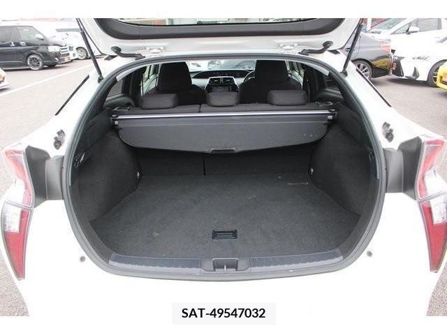 Toyota PRIUS 2018-02 220879-16