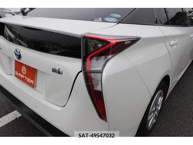 Toyota PRIUS 2018-02 220879-10