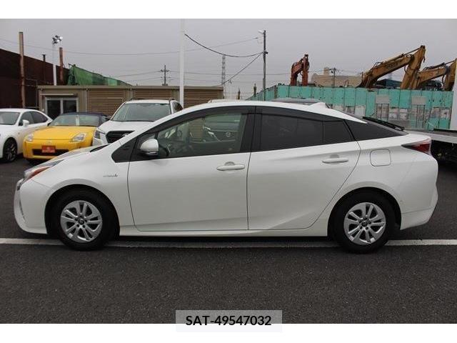 Toyota PRIUS 2018-02 220879-6
