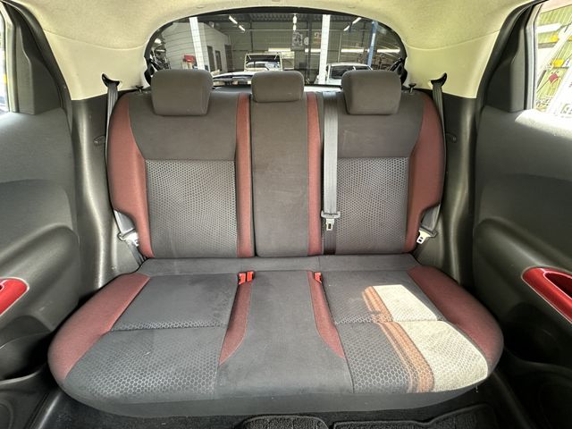 Nissan JUKE 2011-02 185462-16