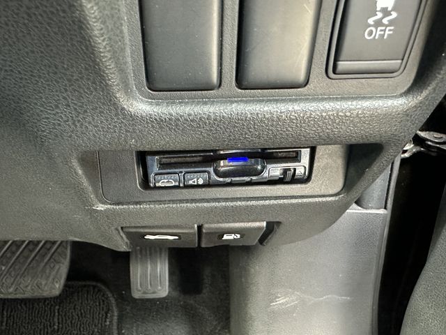 Nissan JUKE 2011-02 185462-25