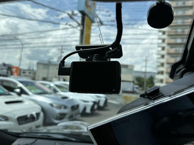 Nissan JUKE 2011-02 185462-23