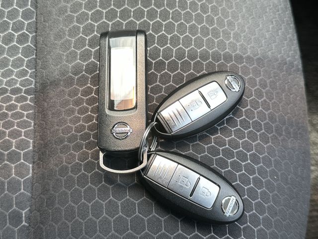 Nissan JUKE 2011-02 185462-21