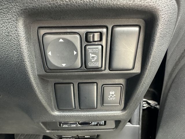 Nissan JUKE 2011-02 185462-24