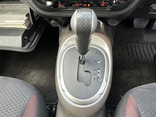 Nissan JUKE 2011-02 185462-26