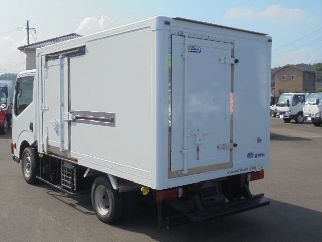 Nissan ATLAS 2010-04 8574-6