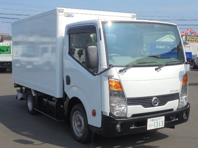Nissan ATLAS 2010-04 8574-8