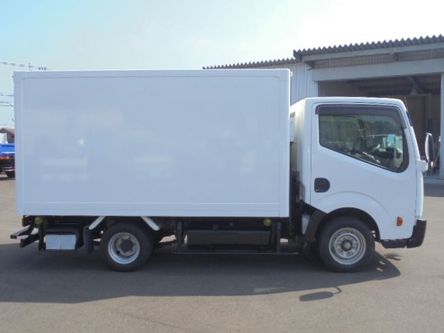 Nissan ATLAS 2010-04 8574-9