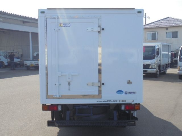 Nissan ATLAS 2010-04 8574-24