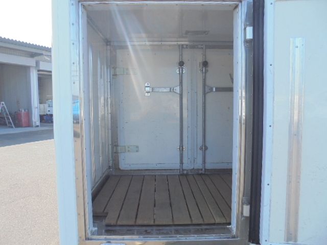 Nissan ATLAS 2010-04 8574-25