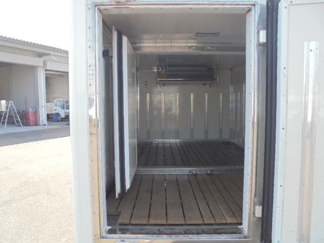 Nissan ATLAS 2010-04 8574-26